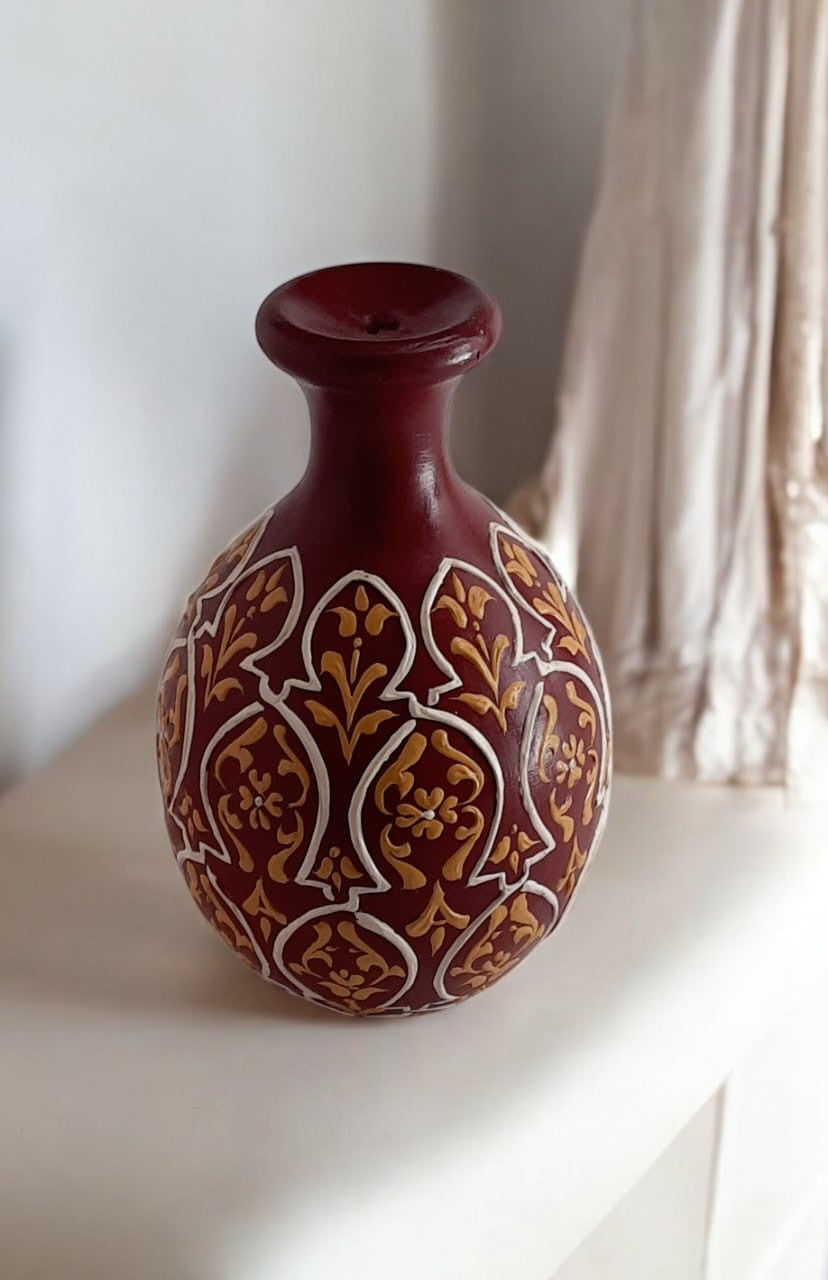 Hand-Painted Decorative Vase – 25 cm Height, 16 cm Diameter