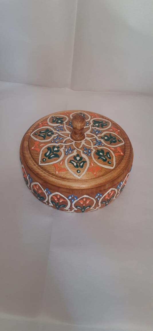 Hand-Painted Wooden Box with Lid – 15 cm Diameter