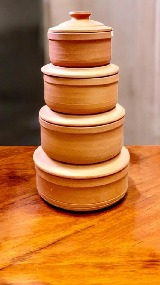 Set per feste sul Nilo — Grandi pentole di terracotta 