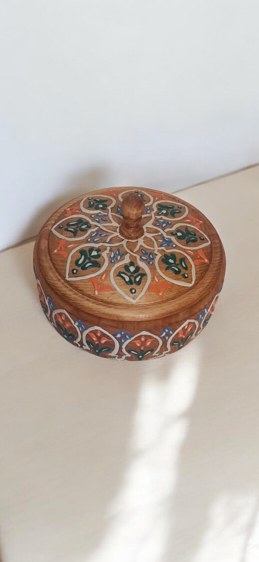 Hand-Painted Wooden Box with Lid – 15 cm Diameter