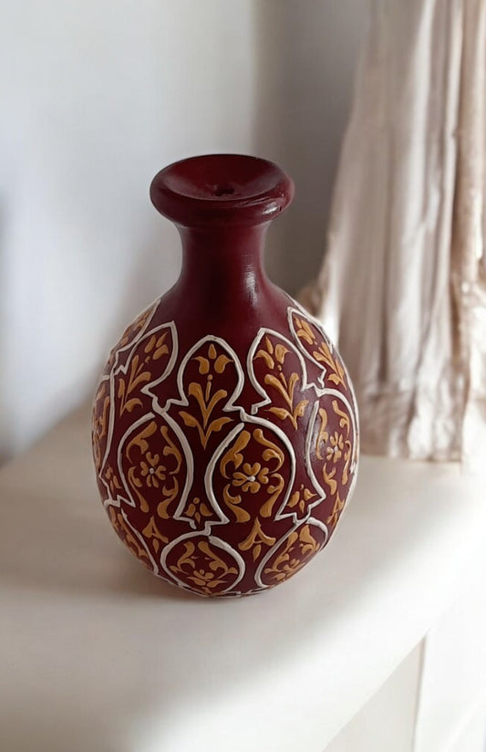 Hand-Painted Decorative Vase – 25 cm Height, 16 cm Diameter